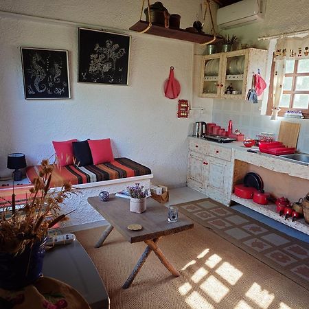 Sol'S Place Mytilene Exterior photo